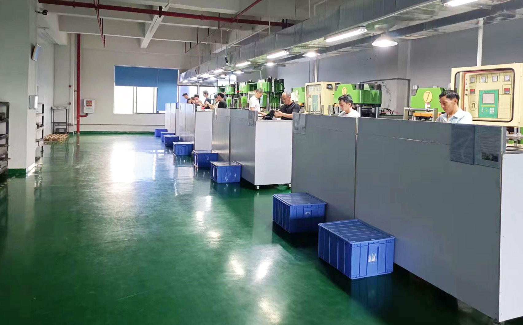 恒昌硅胶模压硫化成型车间
