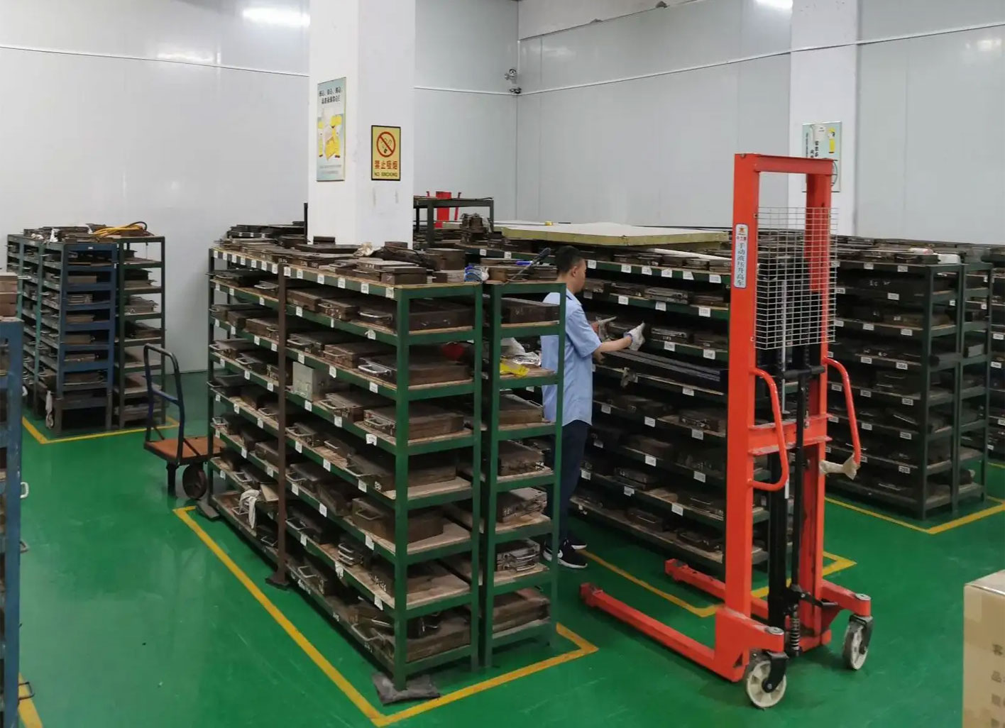 恒昌硅胶模具仓库